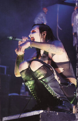 Manson07xq9.jpg